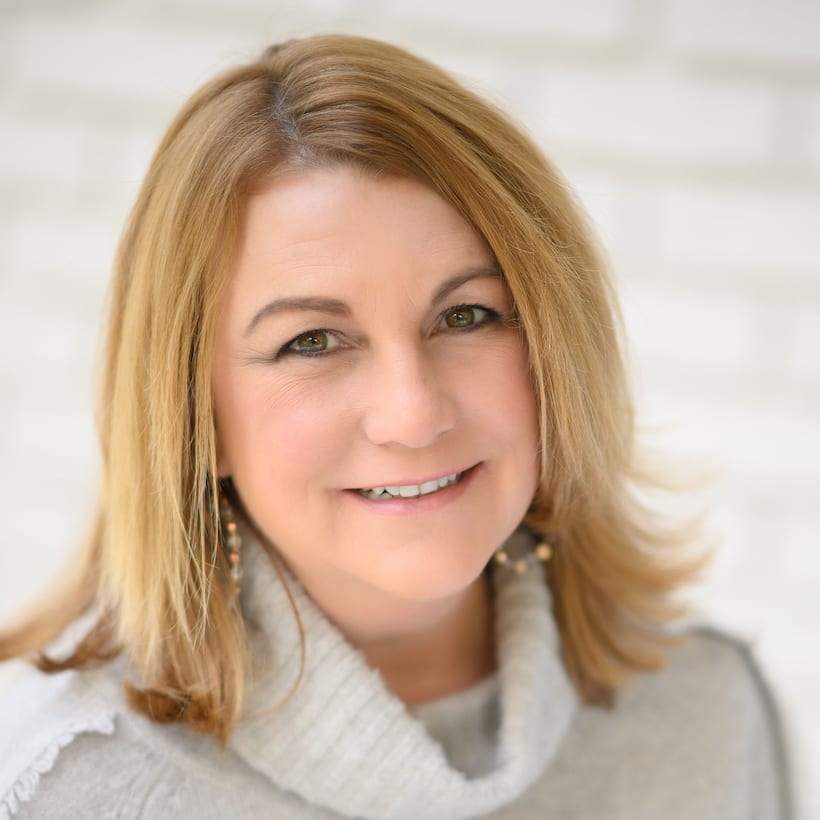 Headshot of Cindy Brewer of LEO Events