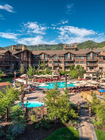 Hotel Exterior and Grounds